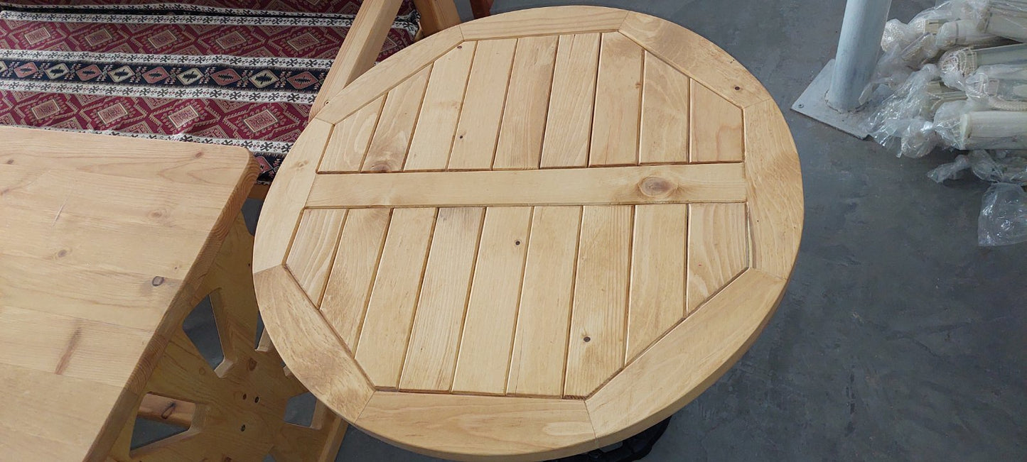 Маса със чугунен крак